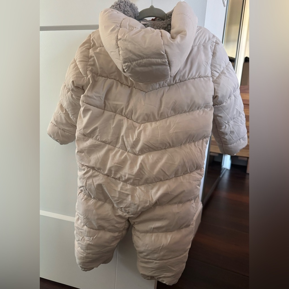Volcom snow suit